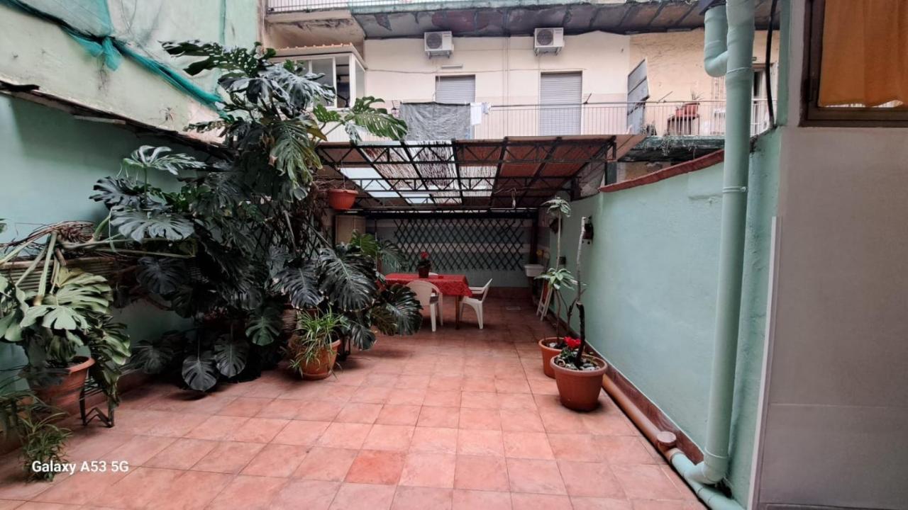 Aurora E Dad Naples Center B&B Bagian luar foto
