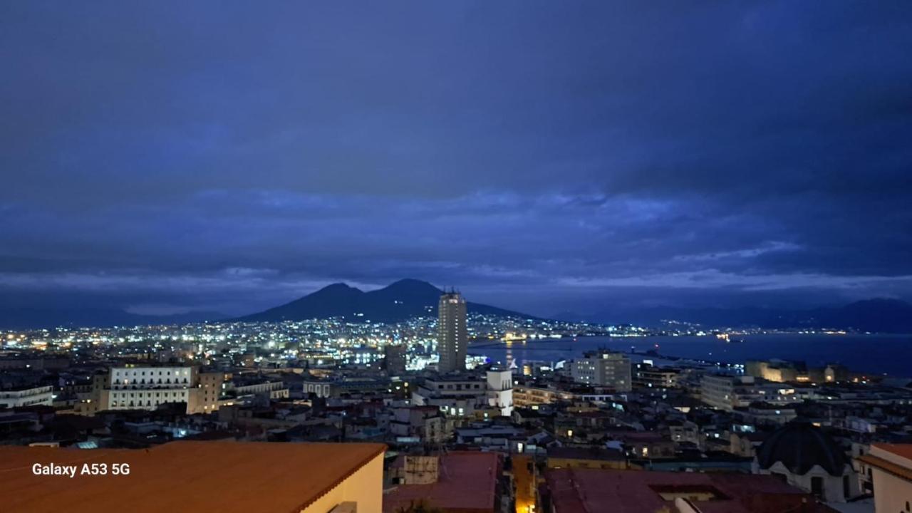 Aurora E Dad Naples Center B&B Bagian luar foto